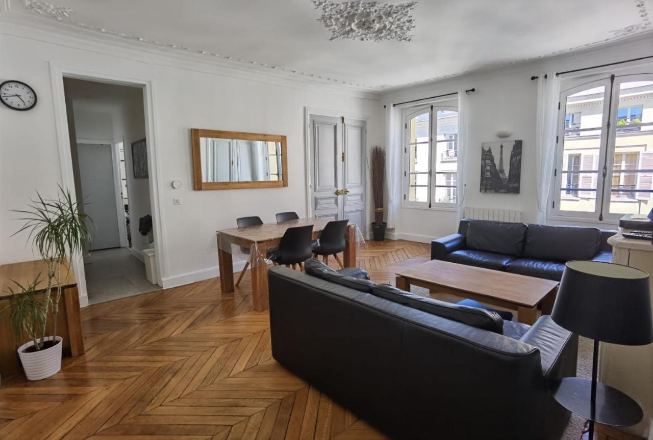 3 Pieces 4****, Au Coeur Du Quartier Historique Apartment Versailles Exterior photo